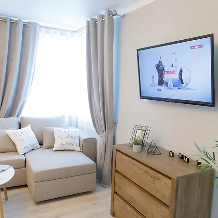 Studio Suite Near Lake With Jacuzzi Sumy Exterior photo