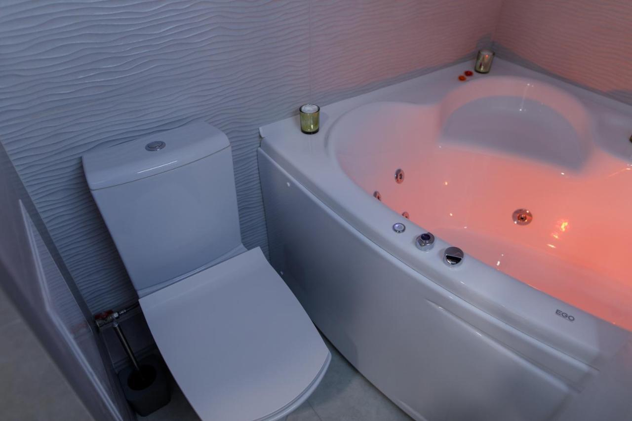 Apartment Near With Jacuzzi