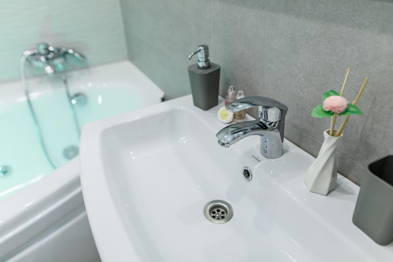Near With Jacuzzi *