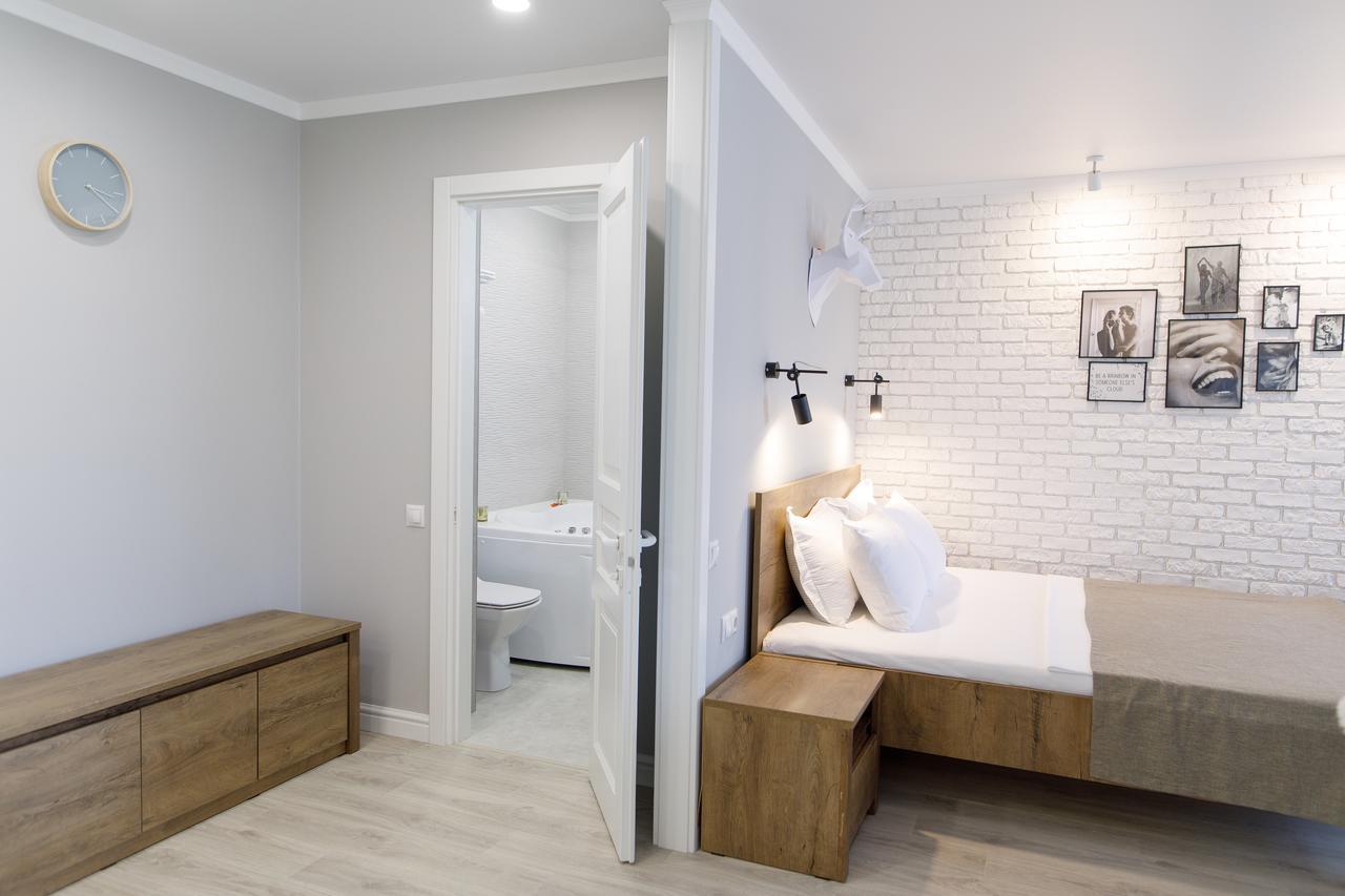 Near With Jacuzzi Apartment